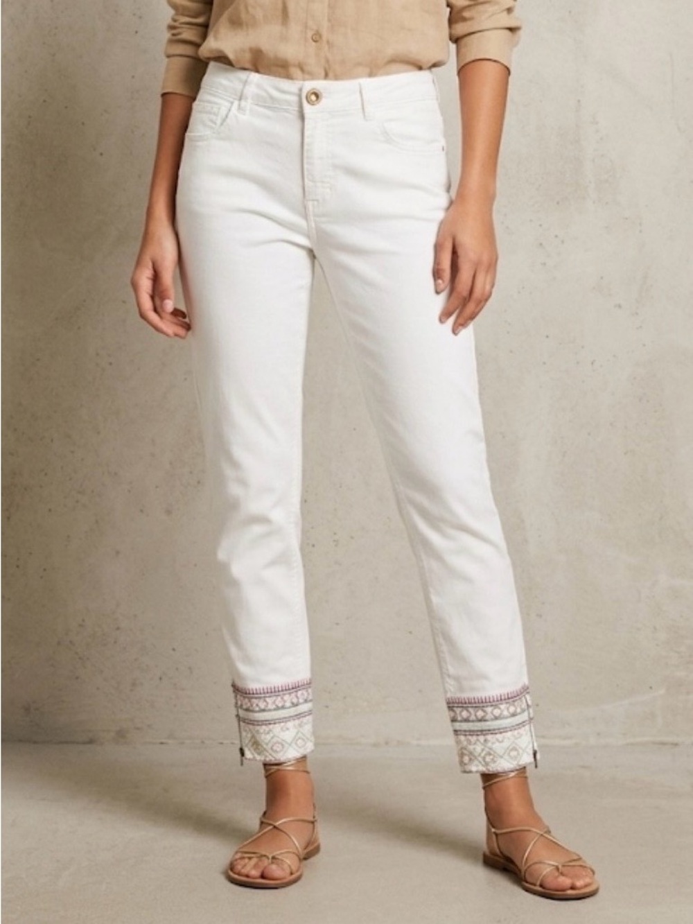 Desigual White Ankle Jeans with Embroidered Hem